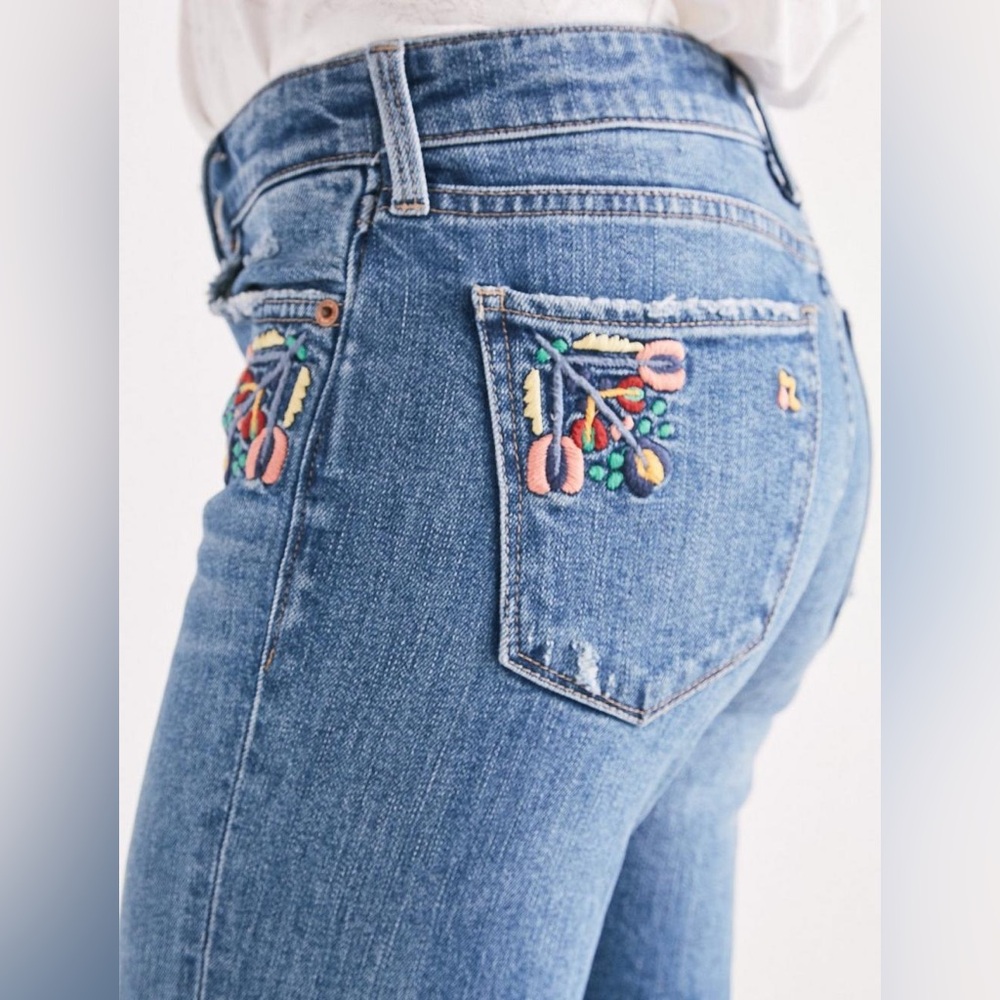 Lucky Brand Mid-Rise Ava Skinny Jeans with Whimsical Floral Embroidery Detail